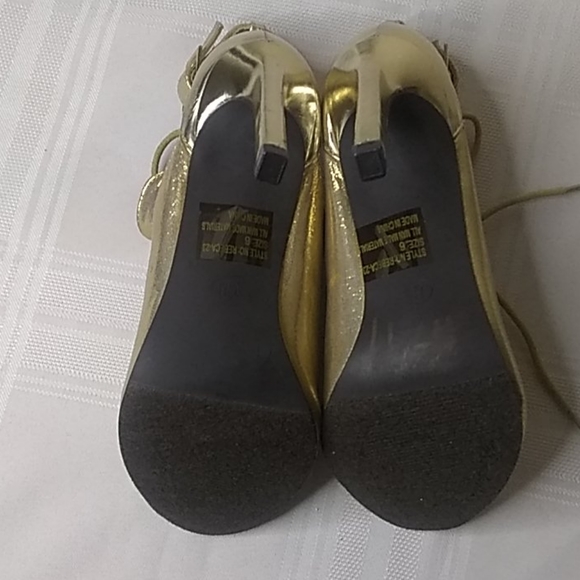 NEW Breckelle Heels shoes gold size 6 lace up ankle strap 4"heel - Picture 2 of 9